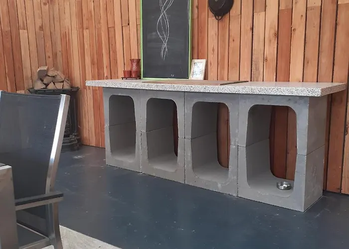 Bed & Breakfast Typisch Lelies